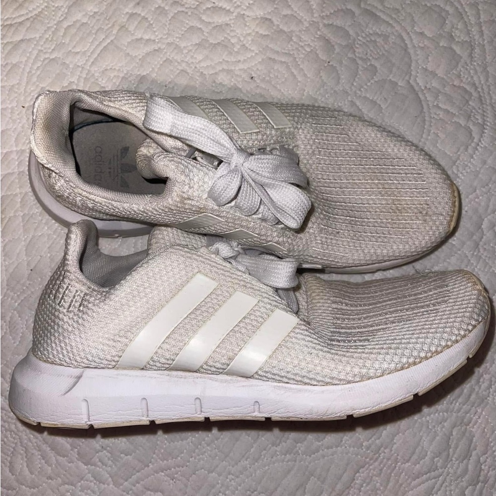 Youth Adidas Swift Runs